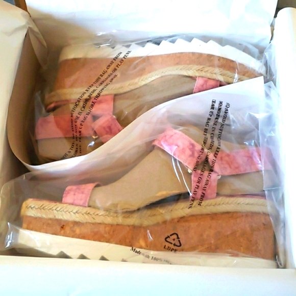 COPY - New! MARC FISHER LTD Gylian Platform Wedge Sanda - Picture 7 of 8